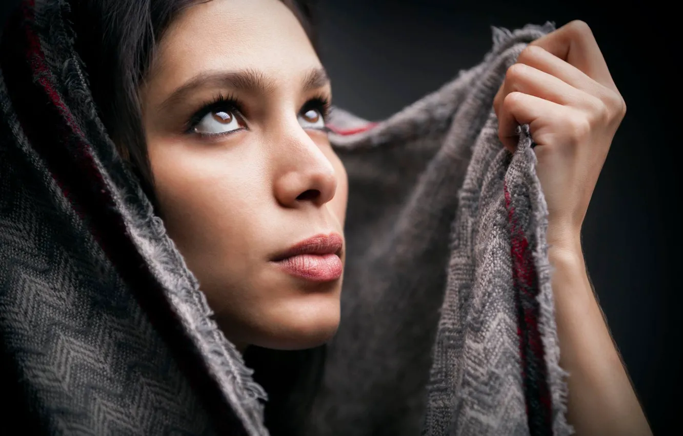 Photo wallpaper look, face, portrait, hands, shawl, Siham Abdel Ghaffar