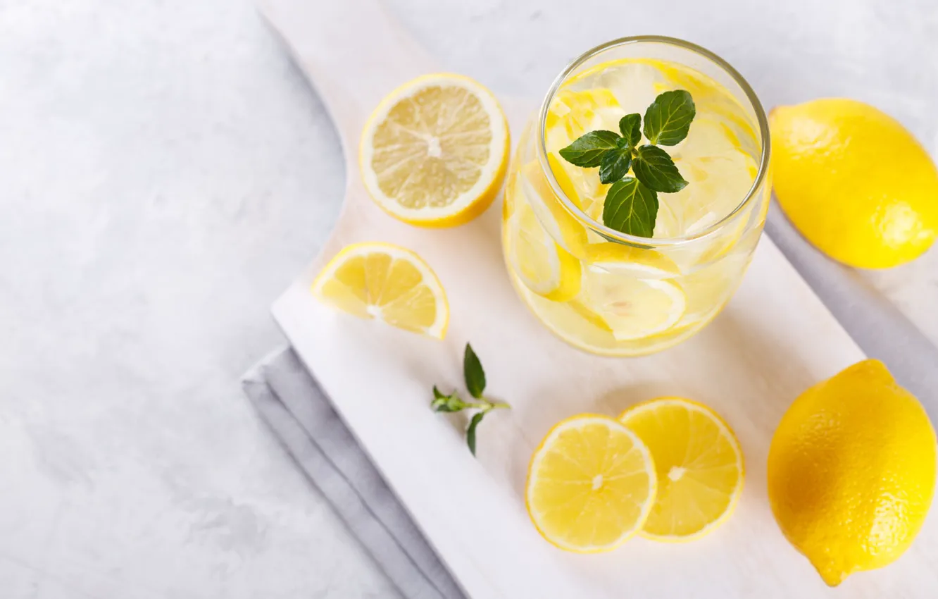 Photo wallpaper glass, lemon, glass, juice, cocktail, drink, light background, mint