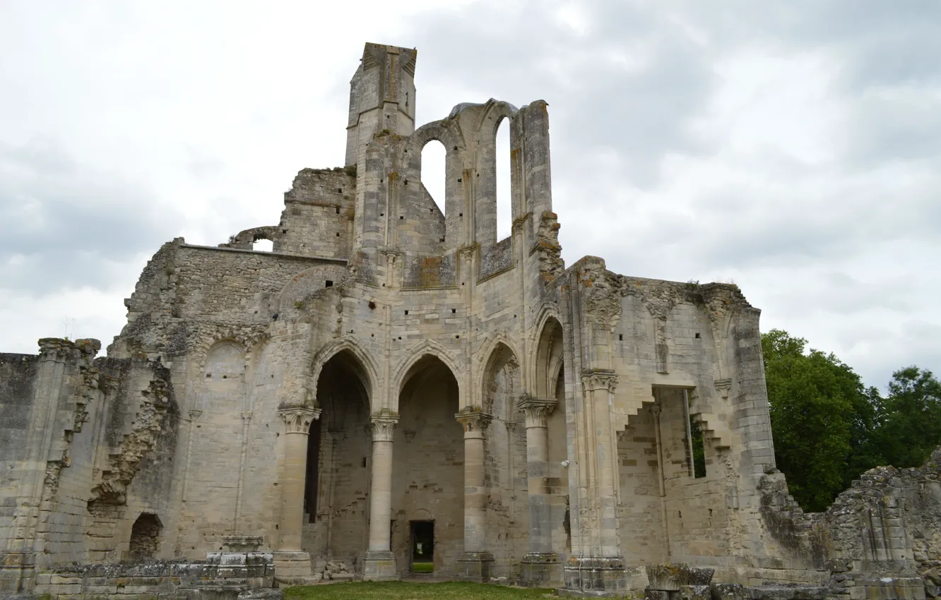Photo wallpaper the sky, clouds, clouds, overcast, France, ruins, architecture, Abbey