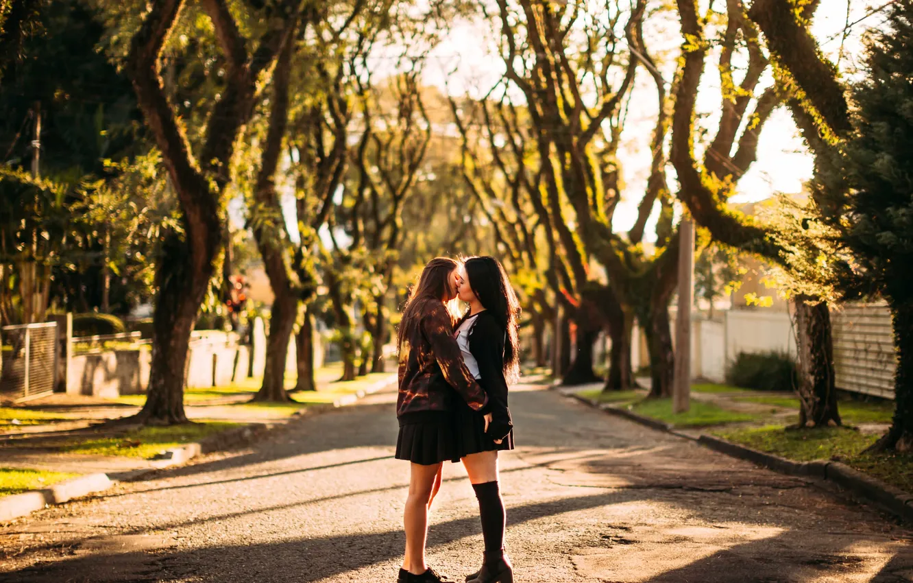 Photo wallpaper trees, girls, street, kiss, shadows, sunlight