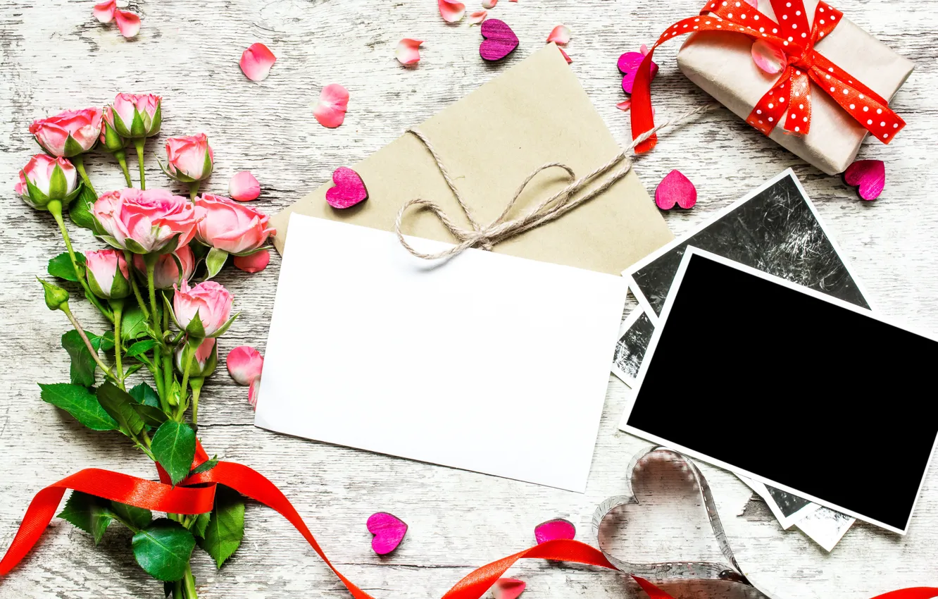 Photo wallpaper love, flowers, photo, gift, roses, bouquet, frame, petals