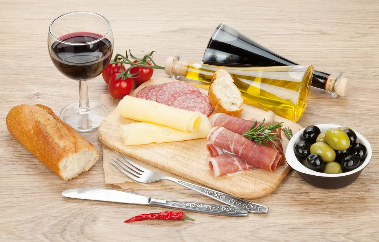 Photo wallpaper wine, oil, cheese, Board, plug, tomatoes, olives, sausage
