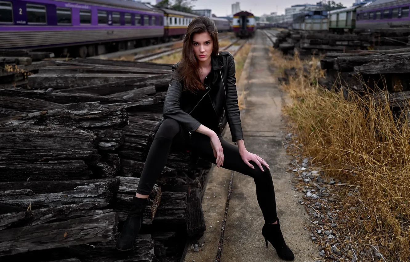 Photo wallpaper girl, station, Sara Maricevic