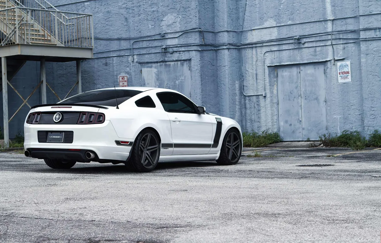 Photo wallpaper white, building, Mustang, Ford, Mustang, white, Ford, rear view
