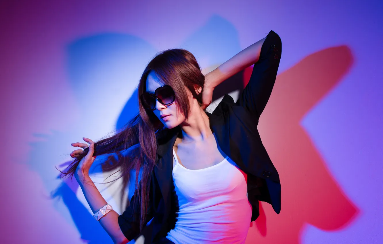 Photo wallpaper girl, light, face, style, background, hair, shadow, glasses