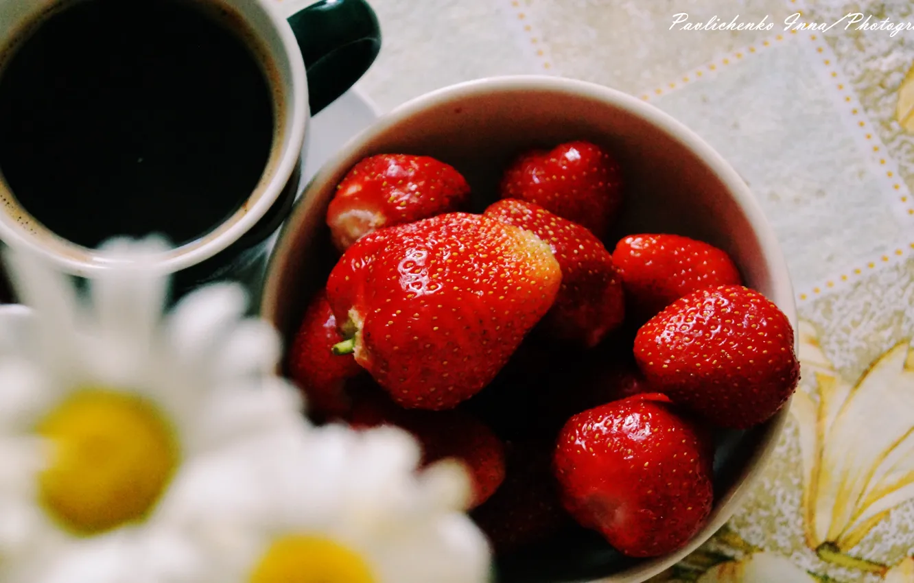 Photo wallpaper chamomile, strawberry, Ukraine