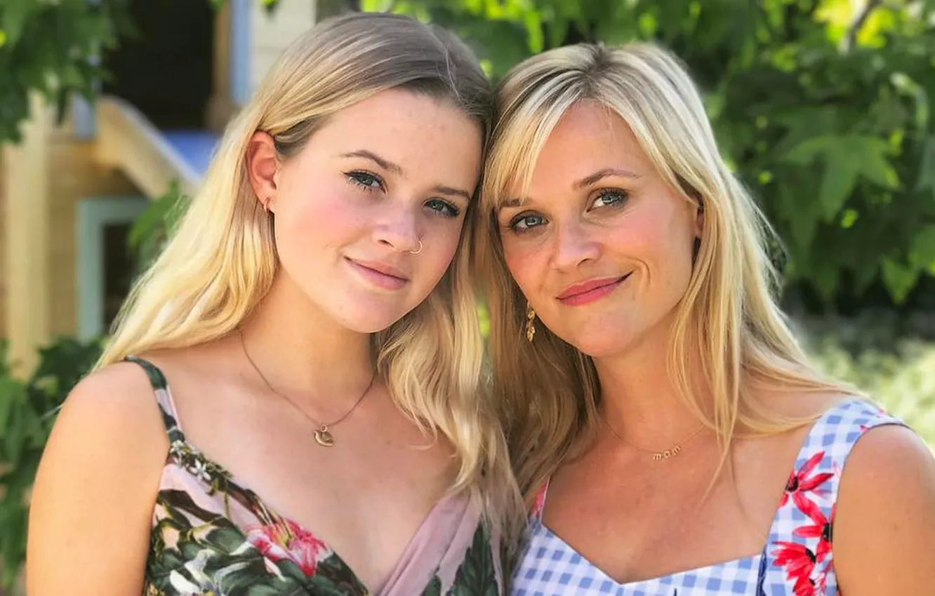 Photo wallpaper actress, blonde, beautiful, Reese Witherspoon, Reese Witherspoon, mother and daughter, Ava Elizabeth Philippe, Ava Elizabeth …