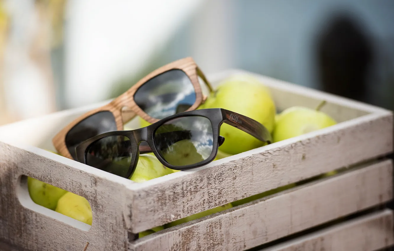 Photo wallpaper apples, glasses, box