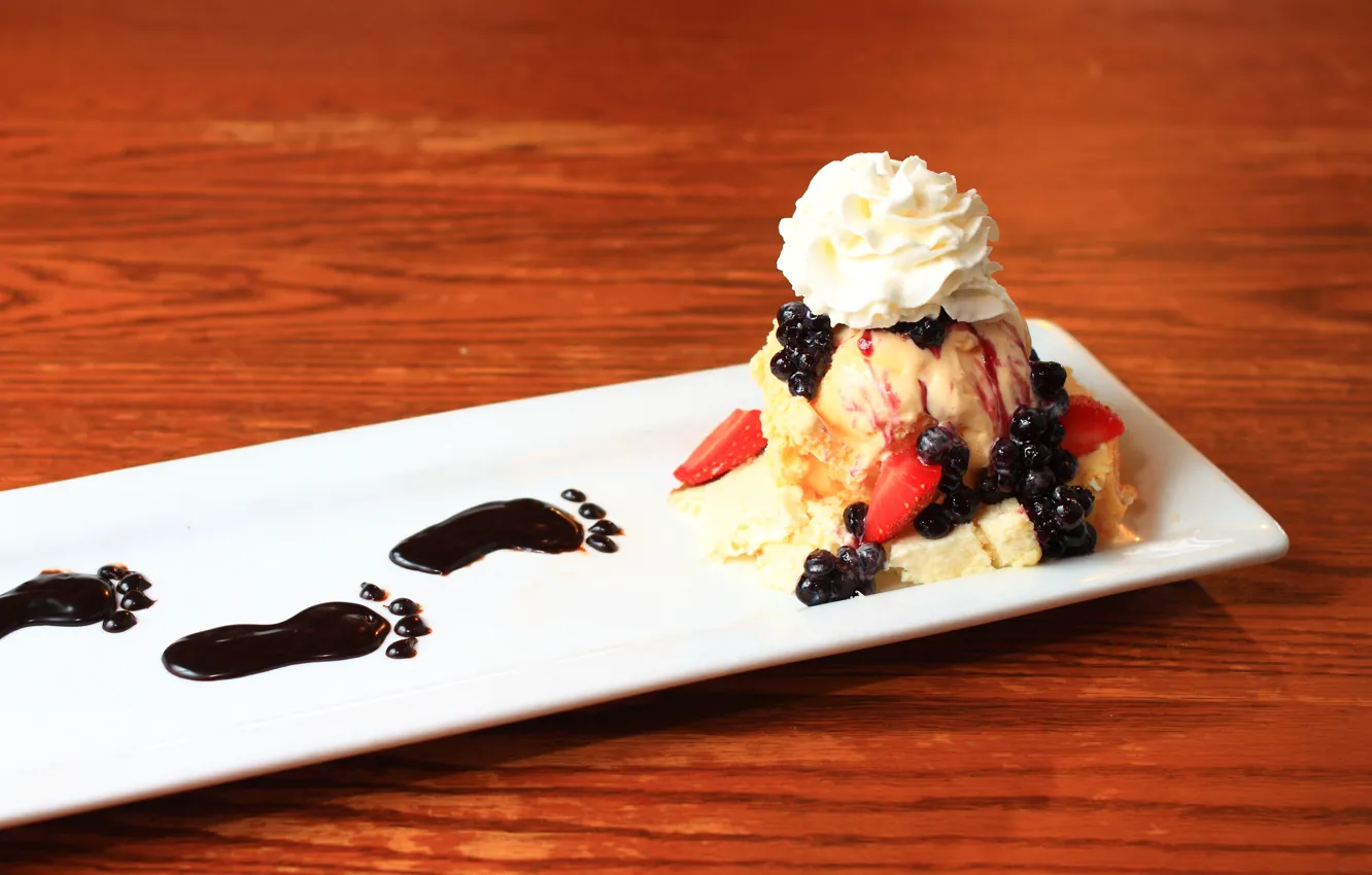 Photo wallpaper traces, berries, cake, cake, cream, cake, cream, BigFoot