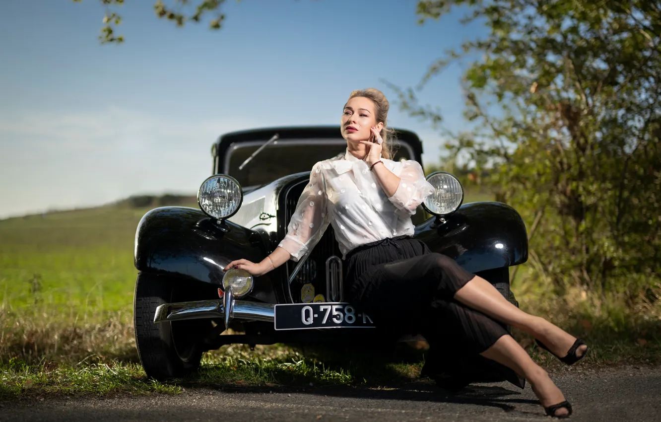 Photo wallpaper pose, skirt, blouse, Aleksandra