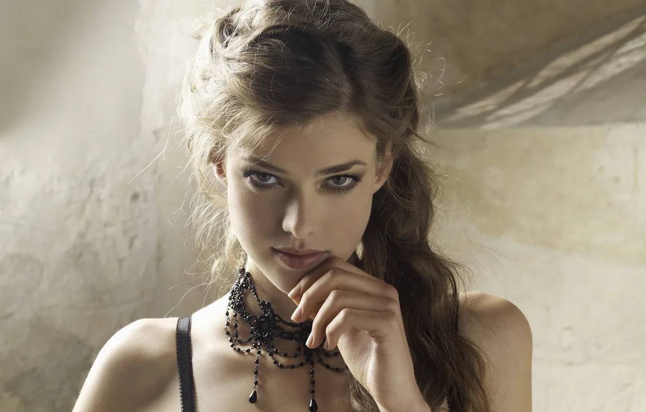 Photo wallpaper look, wall, beads