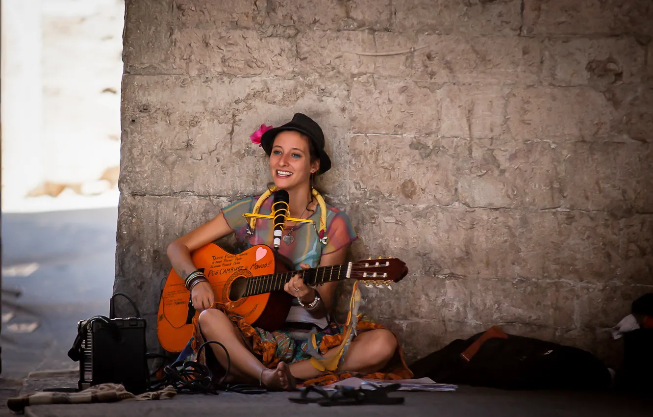 Photo wallpaper girl, music, street, guitar