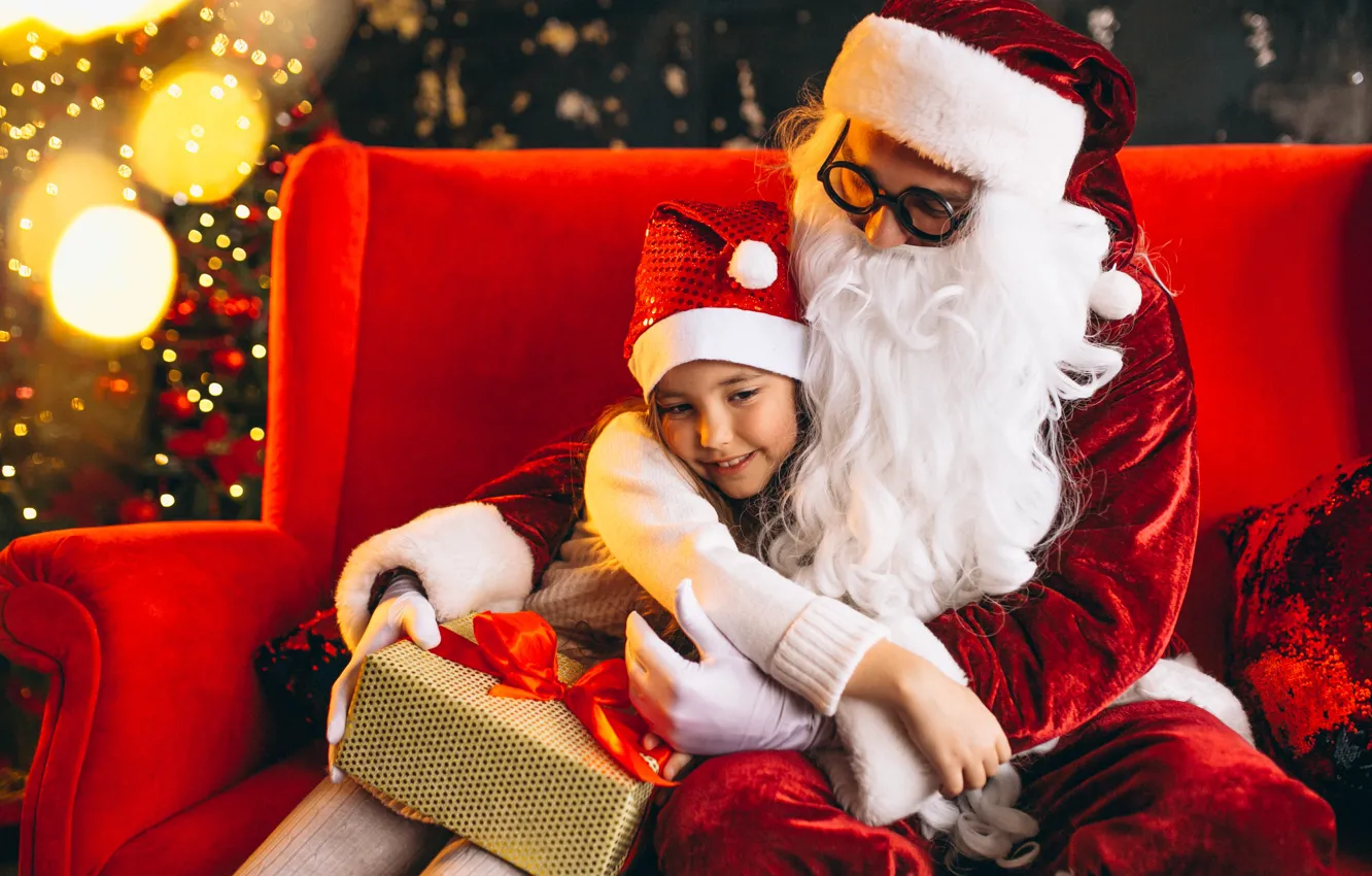 Photo wallpaper light, pose, smile, sofa, box, gift, new year, hands