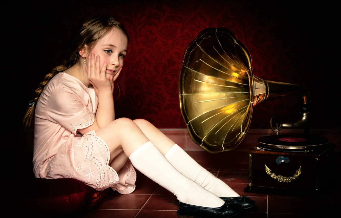 Photo wallpaper girl, record, gramophone