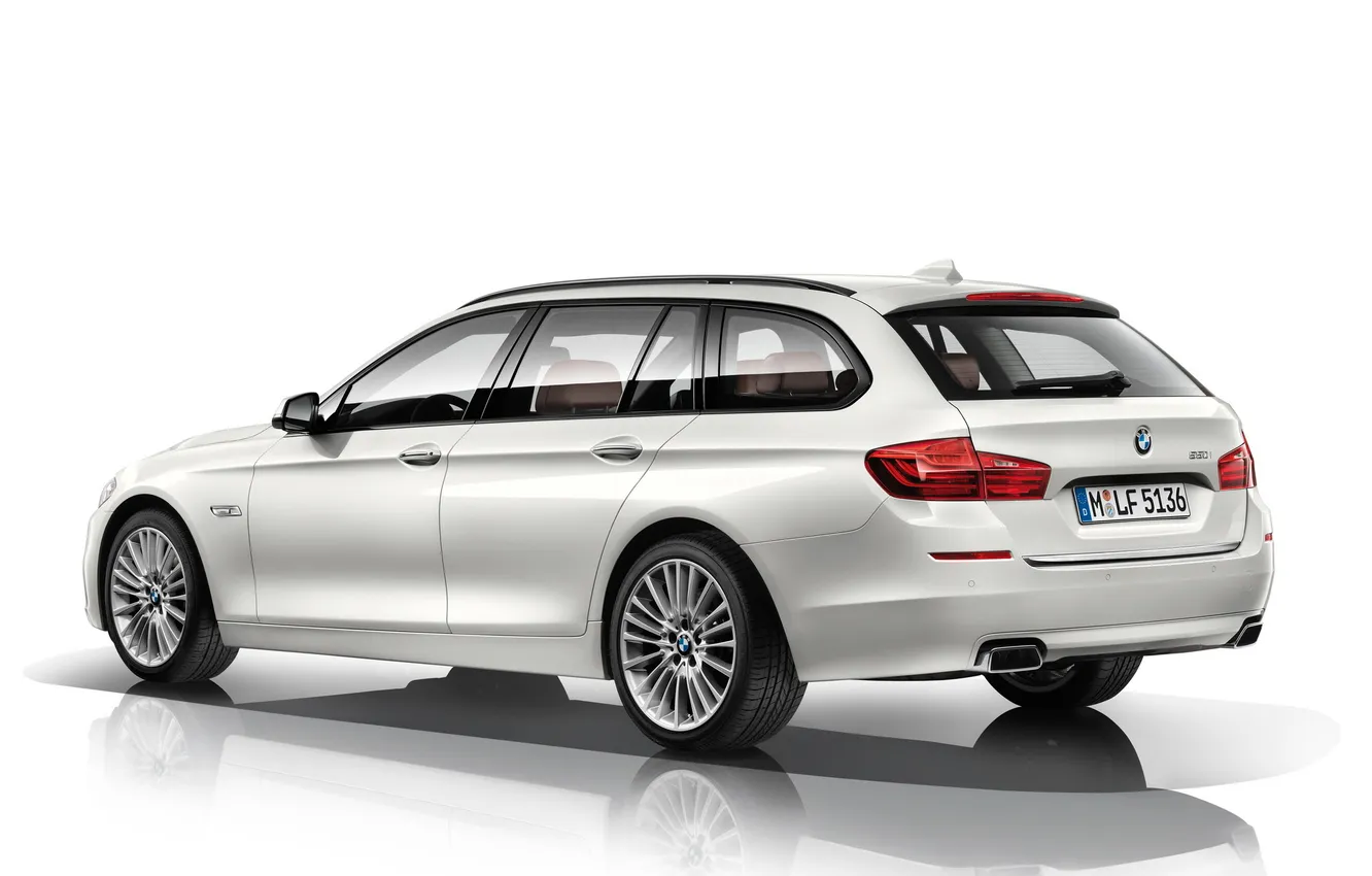 Photo wallpaper white, background, BMW, car, Touring, 550i, Luxury Line