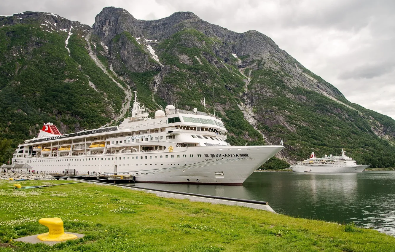 Photo wallpaper ships, Bay, Liner, mountains.