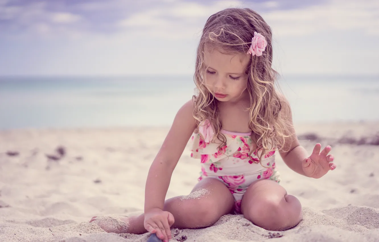 Photo wallpaper sand, sea, beach, swimsuit, child, hands, girl, sea