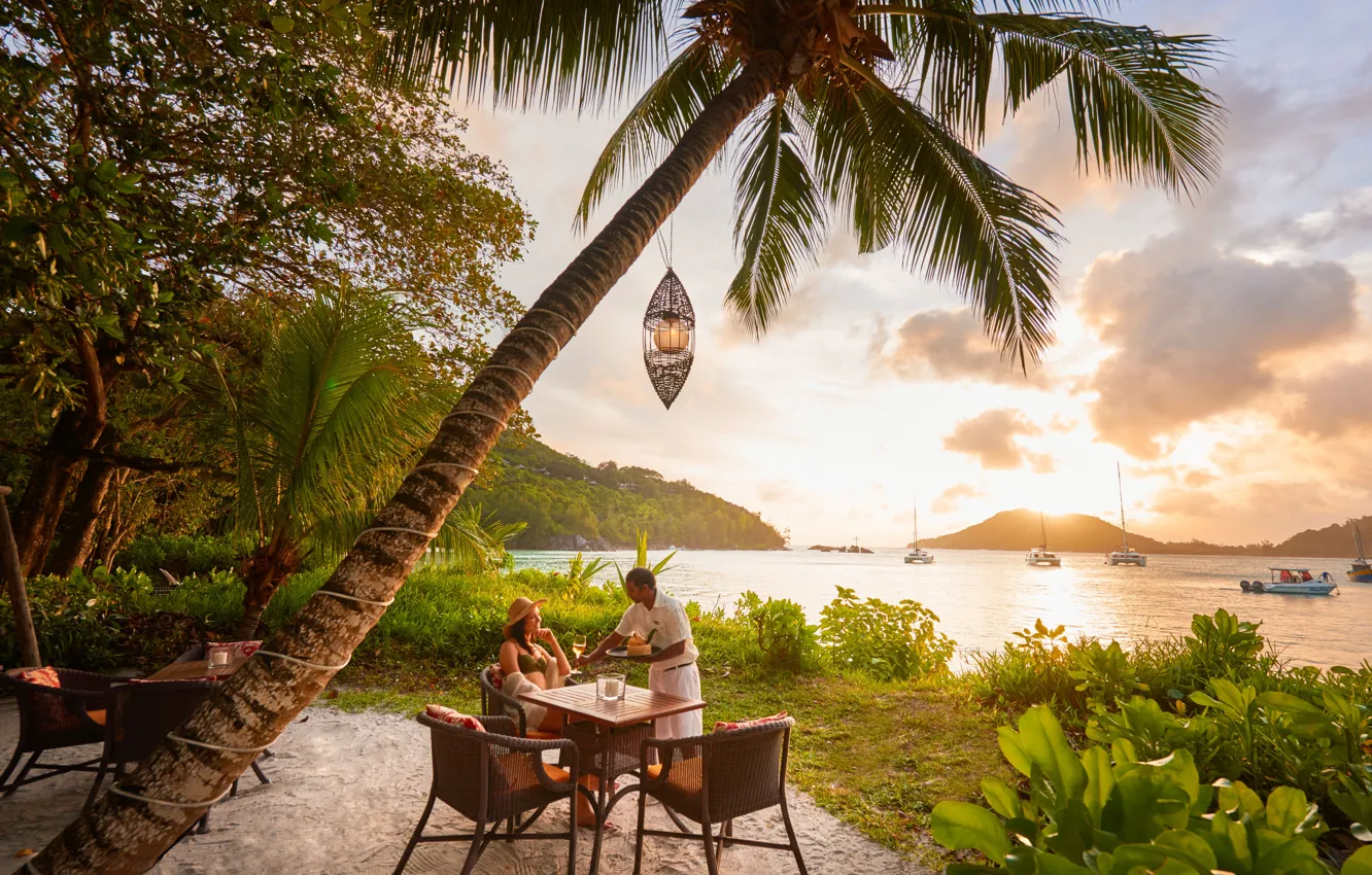 Photo wallpaper Palma, Yachts, People, Coast, Seychelles, Seychelles, White sand beach, Green Paradise