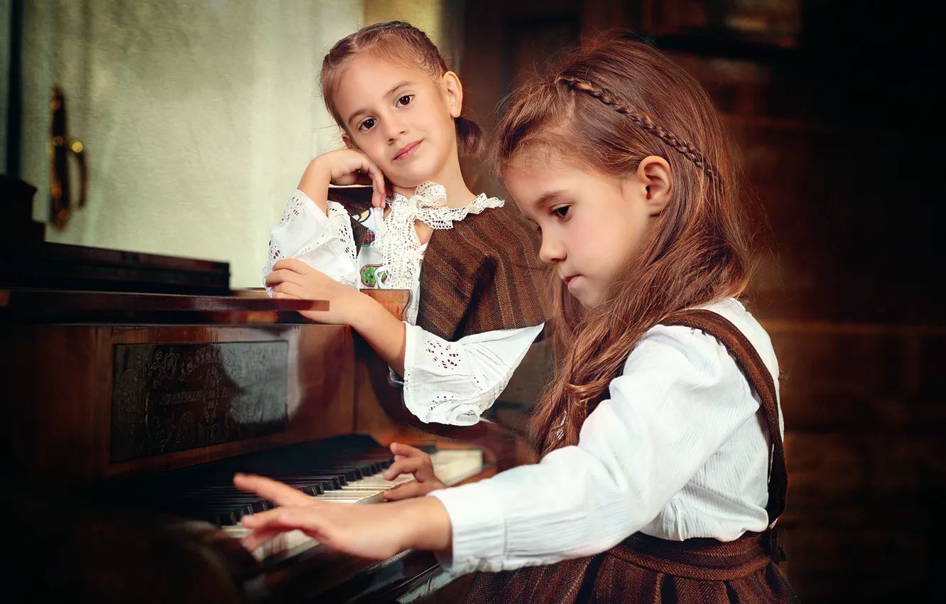 Photo wallpaper girls, keys, piano, Play me a song