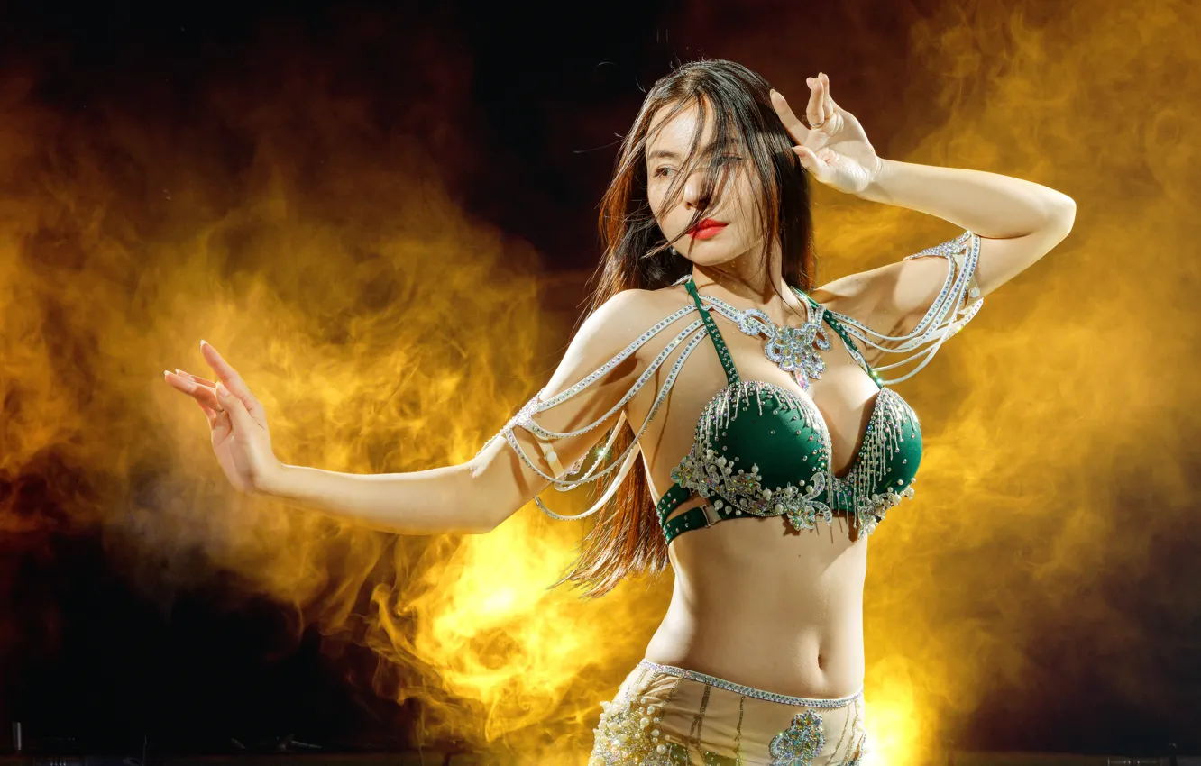 Photo wallpaper woman, dance, Happy, trunk, waist, brassiere, arm, performing arts