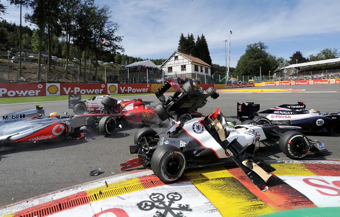 Photo wallpaper crash, McLaren, Lotus, Ferrari, Belgium, clash, Formula 1, williams