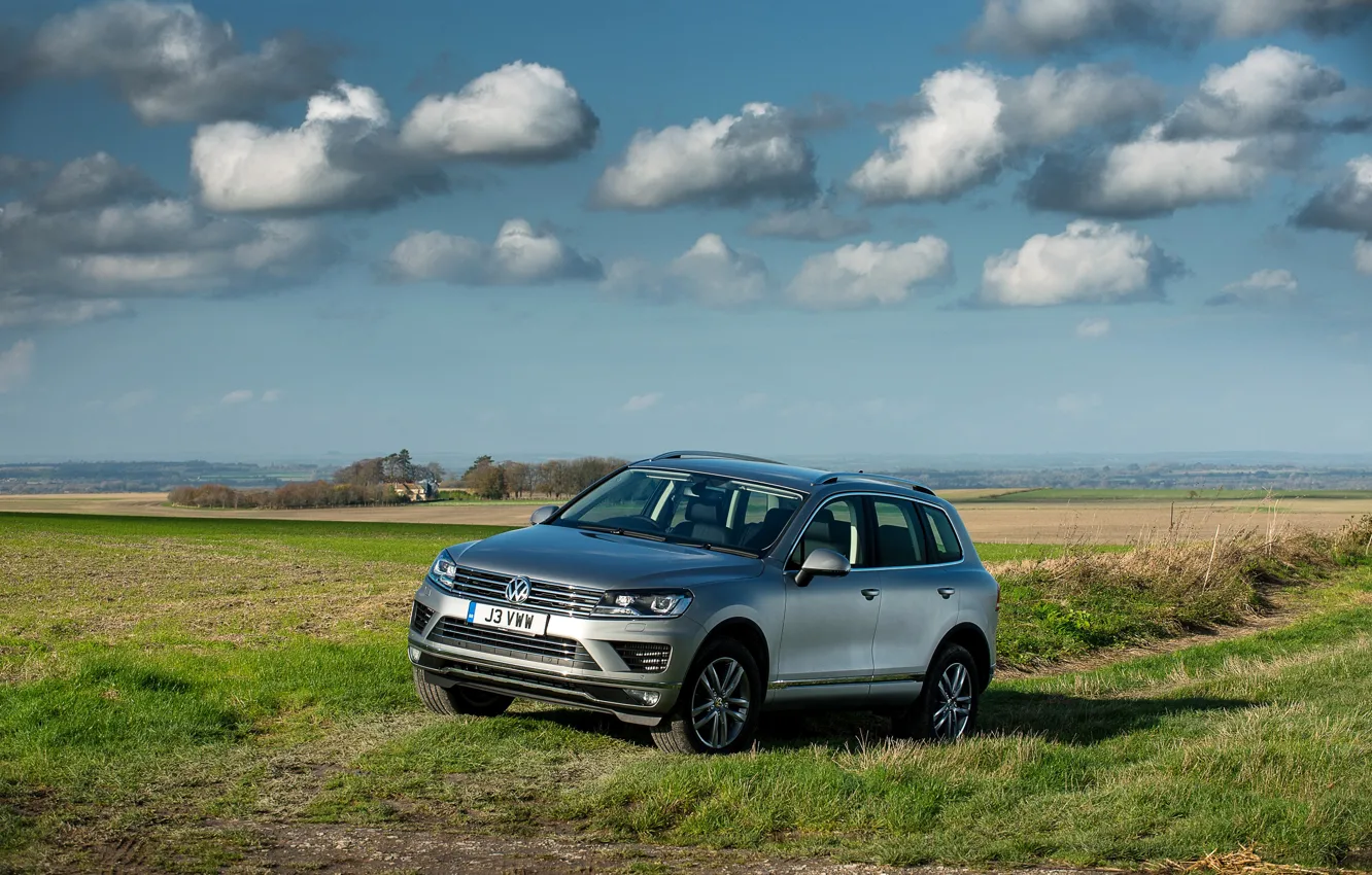 Photo wallpaper the sky, landscape, photo, grey, Volkswagen, car, 2014, Touareg SE