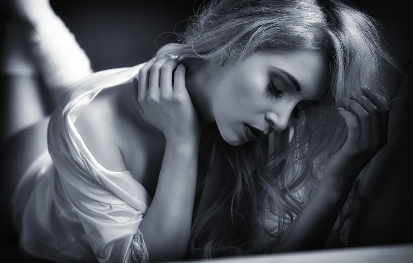 Photo wallpaper girl, face, model, hair, beauty