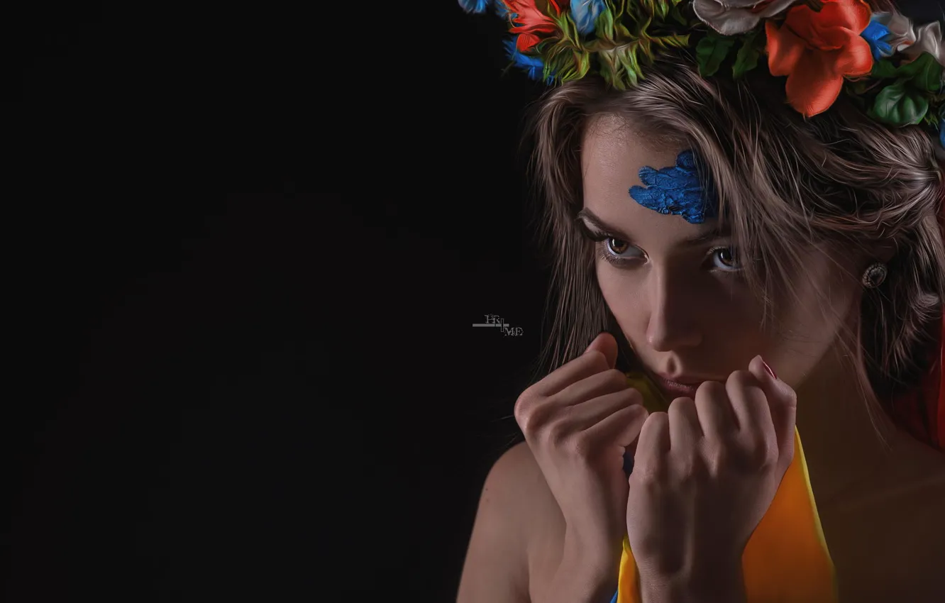 Photo wallpaper look, girl, sexy, paint, tenderness, lips, beautiful, wreath