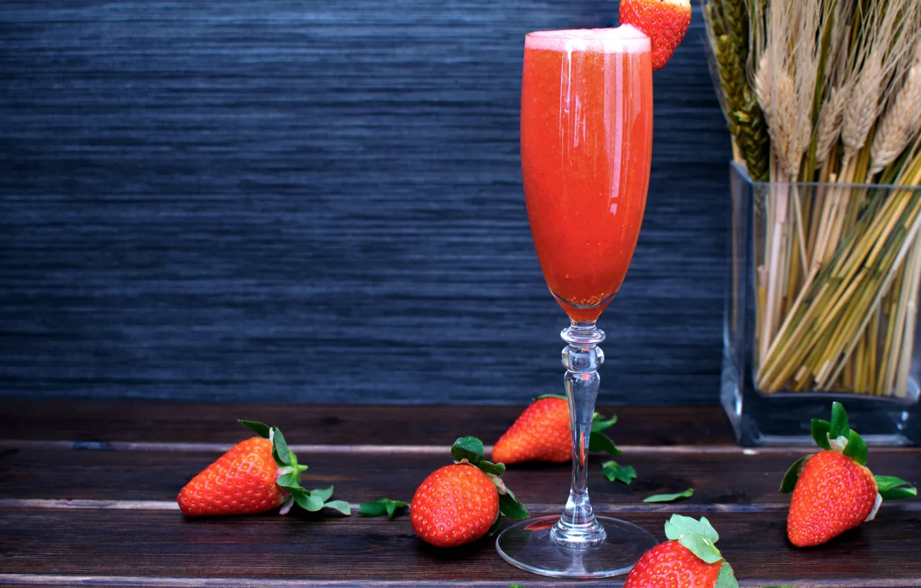 Photo wallpaper berries, strawberry, cocktail