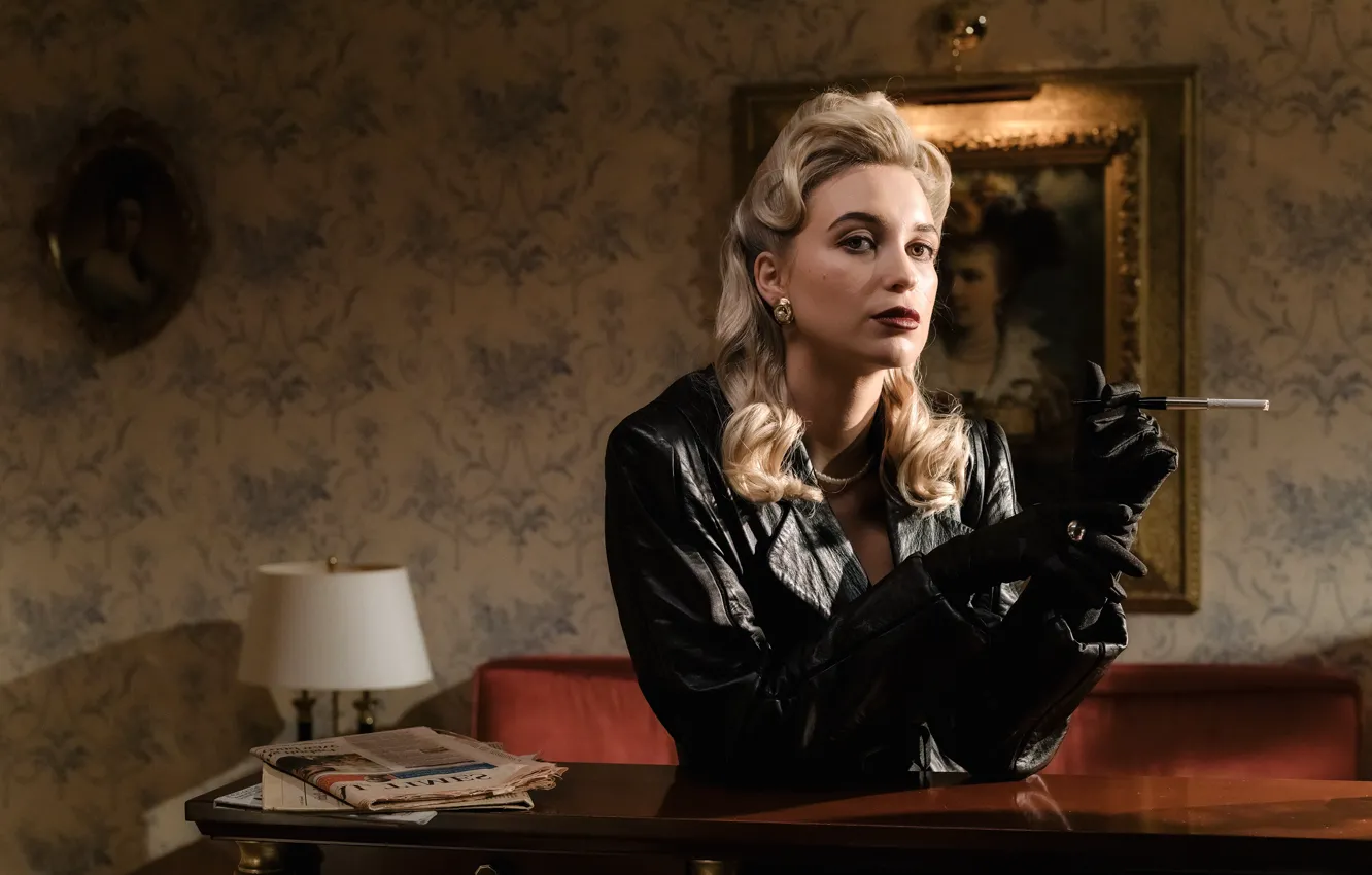 Photo wallpaper blonde, cigarette, mouthpiece, Noir, black, blonde, the last century, the style of the 40s