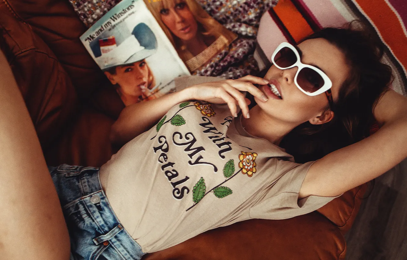 Photo wallpaper pose, model, shorts, portrait, pillow, makeup, Mike, figure