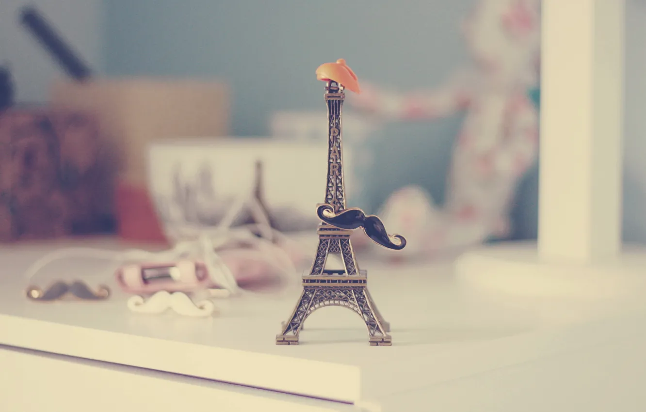 Photo wallpaper mustache, hat, chest, Eiffel tower