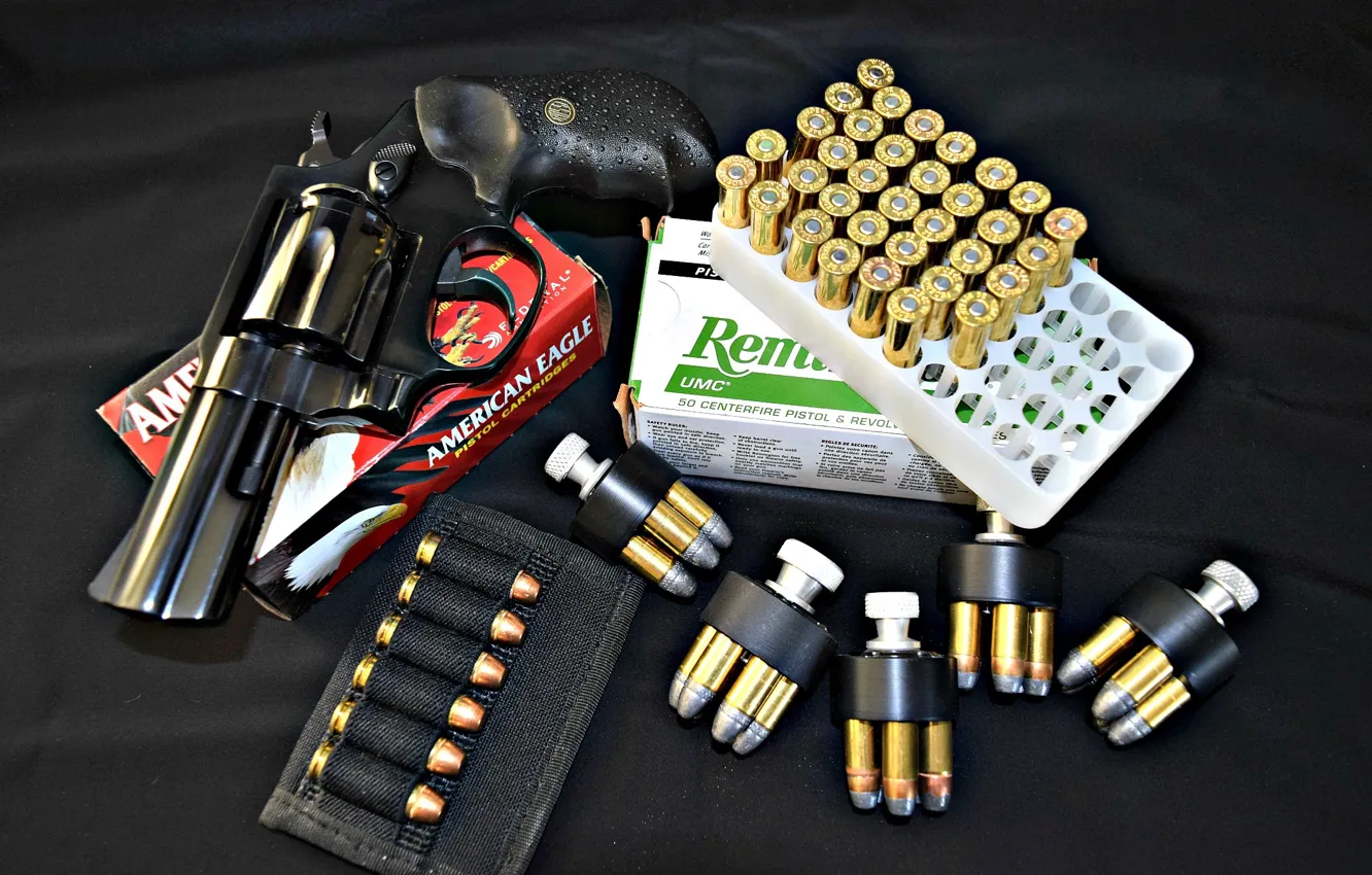 Photo wallpaper weapons, trunk, cartridges, revolver