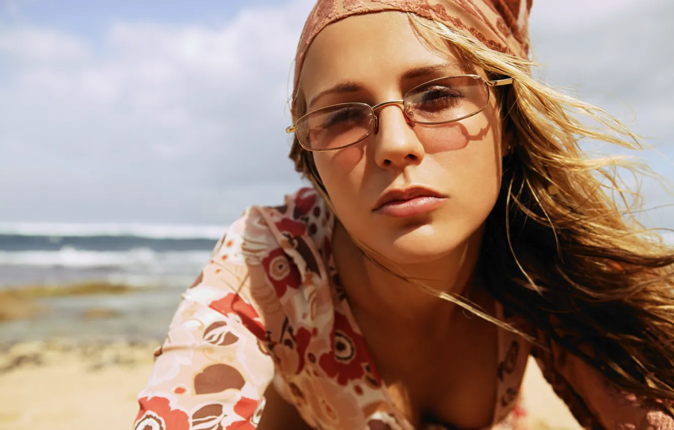 Photo wallpaper sea, beach, girl, glasses, blonde, shawl