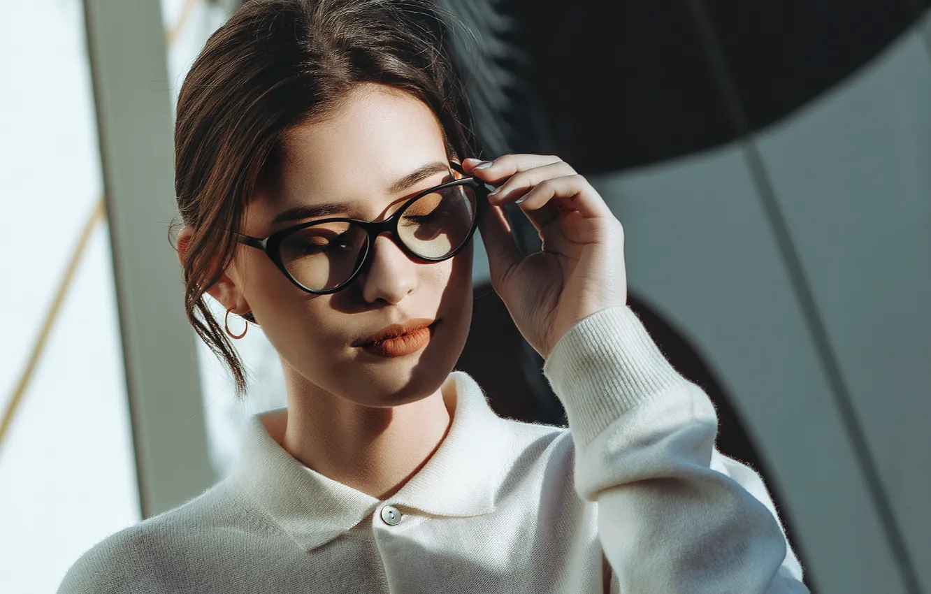 Photo wallpaper girl, face, portrait, hands, glasses, Natasha Nandini