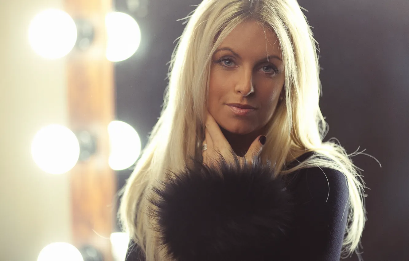 Photo wallpaper eyes, look, girl, light, model, mirror, blonde, lips