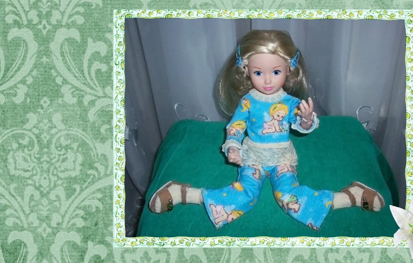 Photo wallpaper green, toy, doll, pajamas