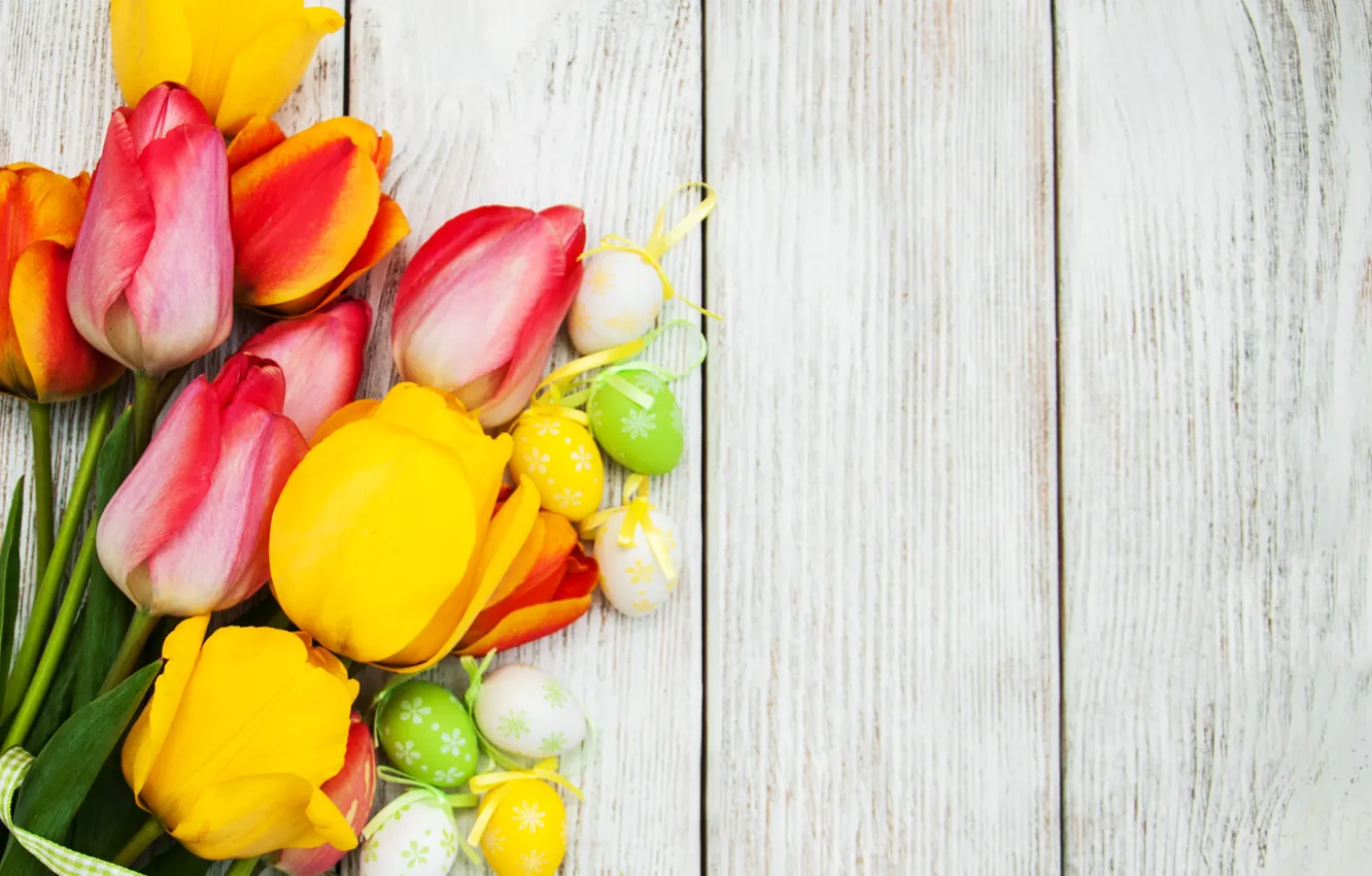 Photo wallpaper flowers, eggs, spring, colorful, Easter, tulips, yellow, wood