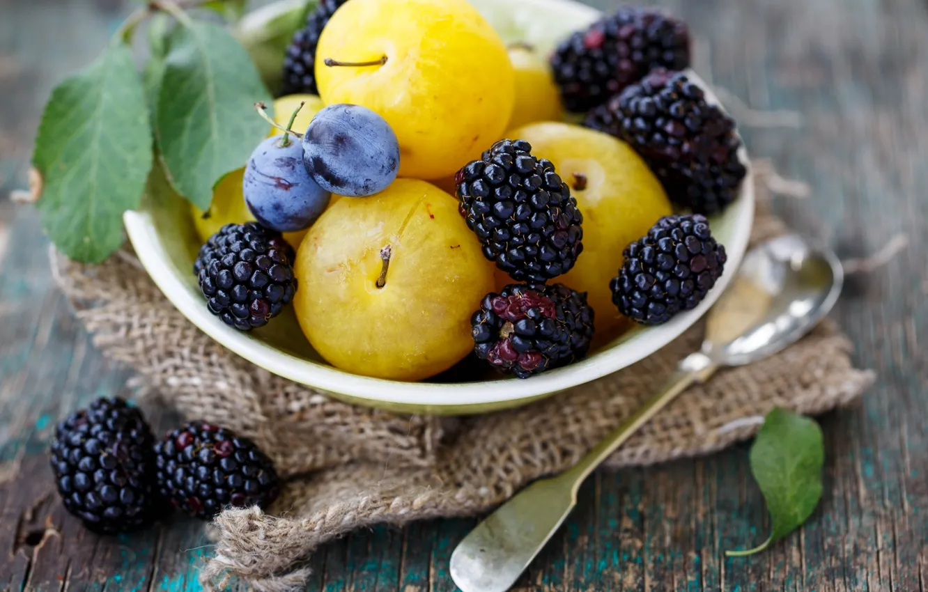 Photo wallpaper berries, spoon, plum, BlackBerry