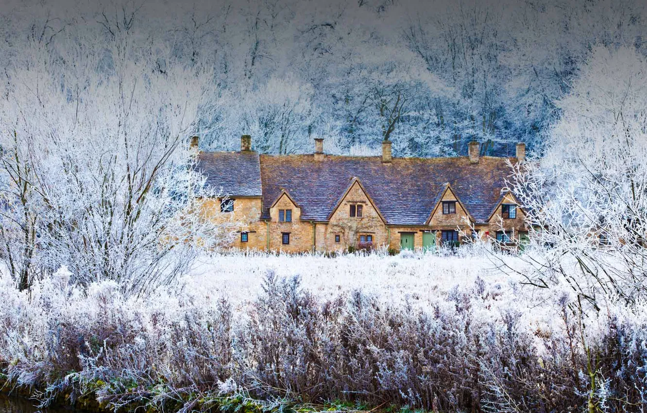Photo wallpaper winter, frost, snow, trees, England, home, Gloucestershire, the village of Bibury
