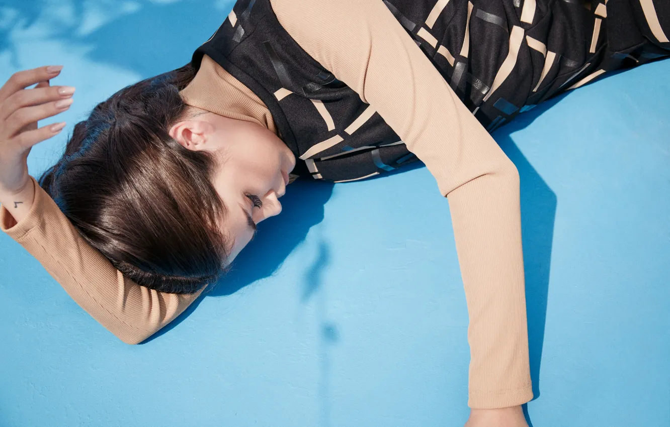 Photo wallpaper pose, lies, singer, Selena Gomez