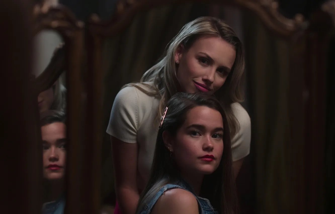 Photo wallpaper girl, reflection, vampire, the series, sisters, Gracie Daily, The first murder, Sarah Catherine Hook