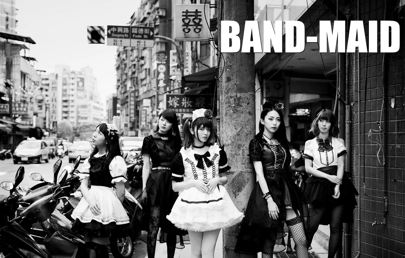 Photo wallpaper city, black & white, street, Misa, j-rock, Kanami Tōno, Miku Kobato, band-maid