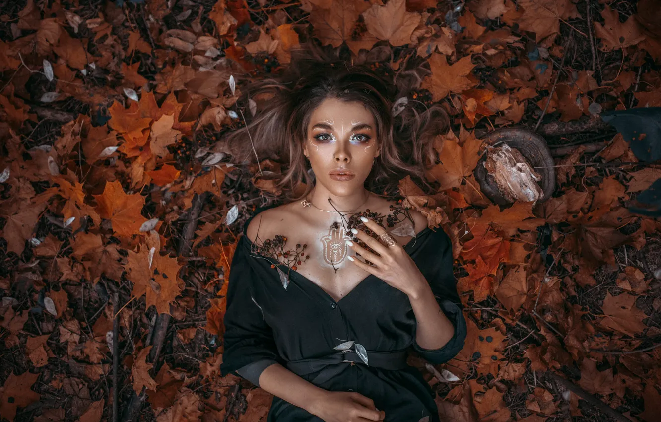 Photo wallpaper autumn, girl, branches, berries, glade, foliage, hands, makeup