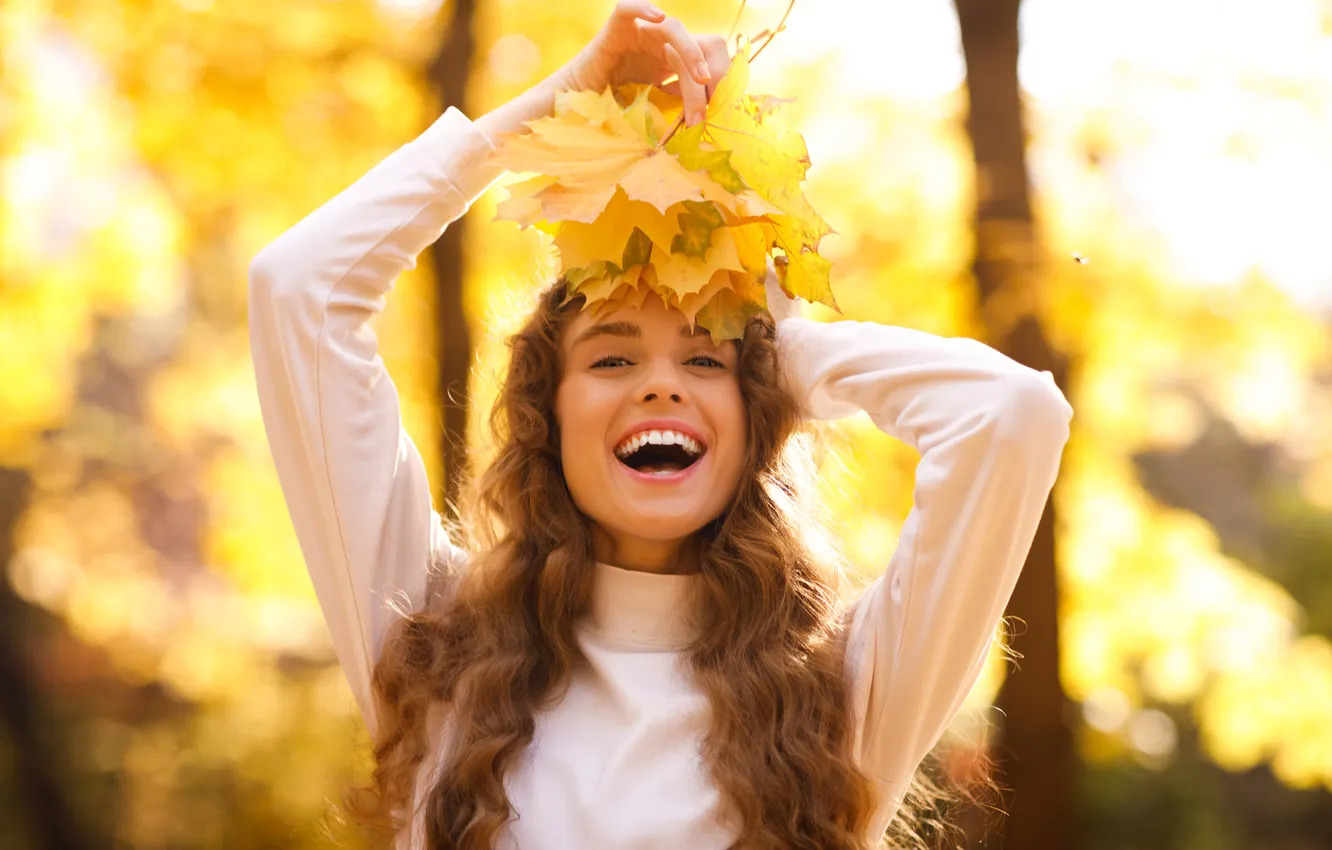 Photo wallpaper autumn, look, girl, light, joy, yellow, nature, pose