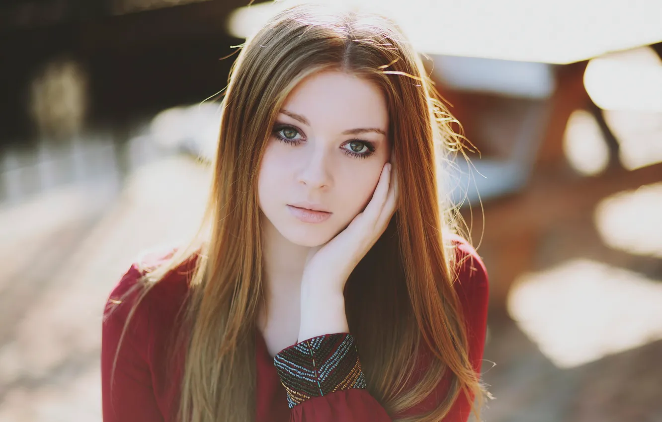 Photo wallpaper portrait, in red, redhead