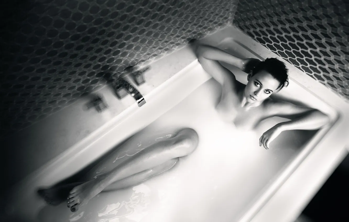 Photo wallpaper model, bath, legs, TJ Scott, ARIE-LUISE MUCH THE COMMANDER-IN-CHIEF
