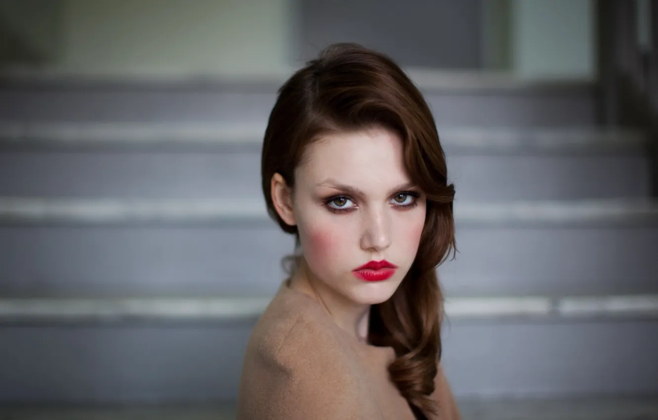 Photo wallpaper look, blush, brown hair