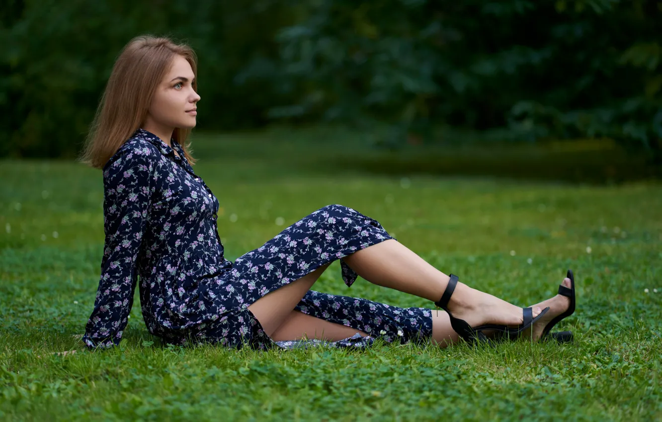 Photo wallpaper feet, dress, Irina