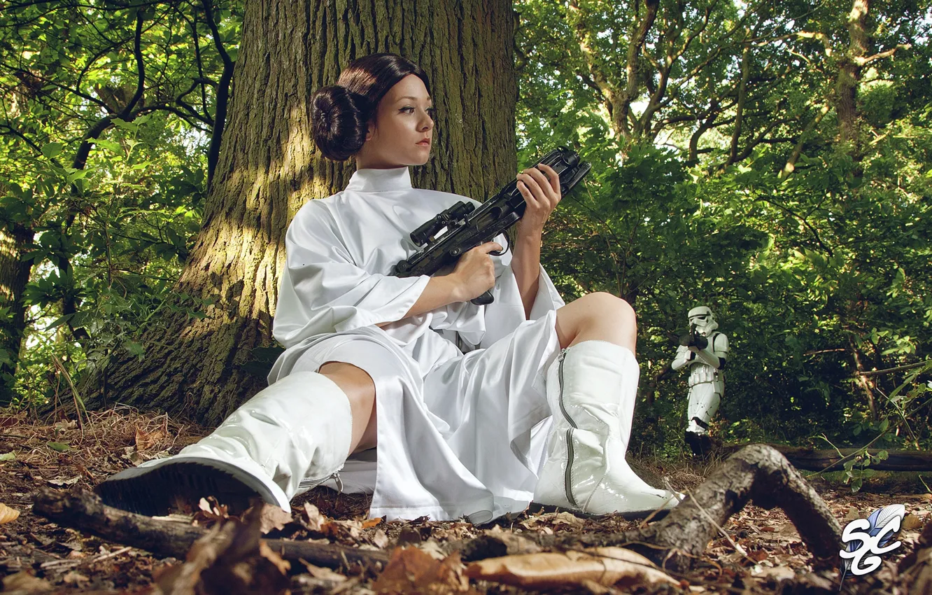 Photo wallpaper forest, girl, weapons, Star Wars, attack, Leia